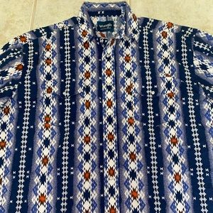 Wrangler Men's Western Checotah Aztec Print Long Sleeve Snap Pearl Shirt.